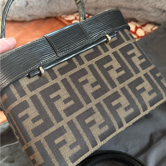 💯 Fendi Zucca 2 Way Vanity Bag - Picture 9 of 13